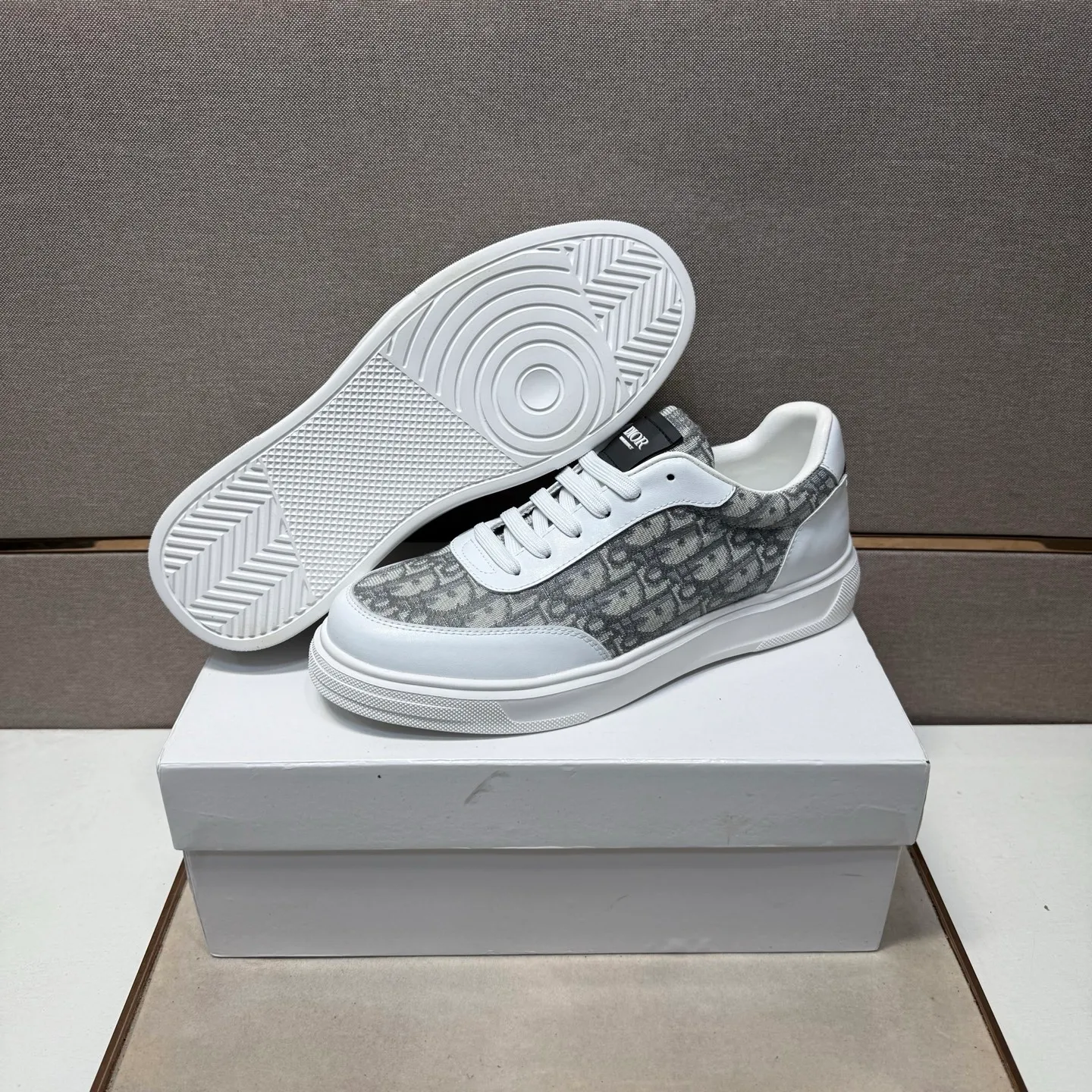 ⬛️Men's shoes 💰p400 [Dior~] Men's casual shoes 2025z cabinet sales simultaneously 🔶Size: 38-44#️⃣ 🔷3 colors🔜The upper is made of multi-material splicing ➕Genuine leather lining, comfortable and breathable, sole: original comfortable and wear-resistant outsole, ⚠️real thing📱photographed🎬real thing is better📢📢📢